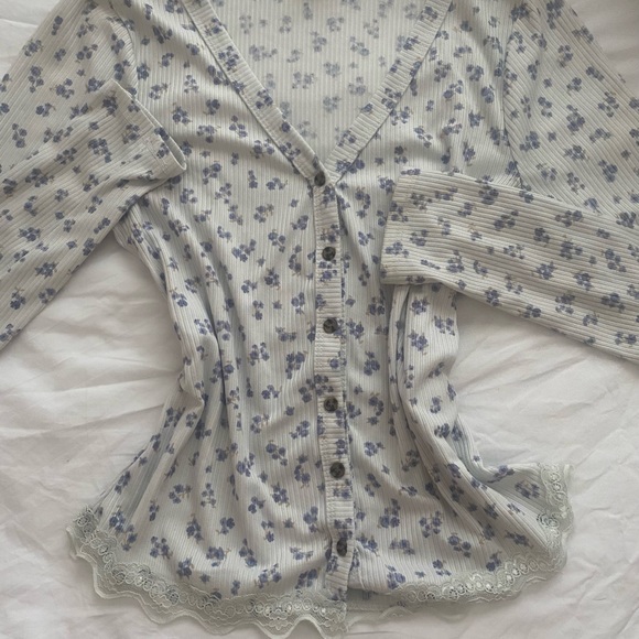 Size: Small 
Barely been used, no signs of usage. No stains - Picture 2 of 2